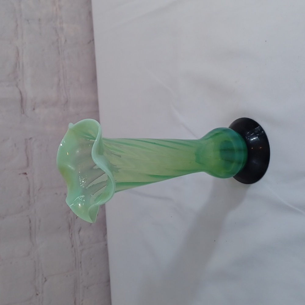 Elegant Green Vintage Art Deco  Glass Vase6.5 T X 3 Top